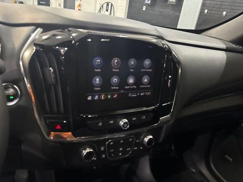 Used 2023 Chevrolet Traverse RS AWD/4WD image 21