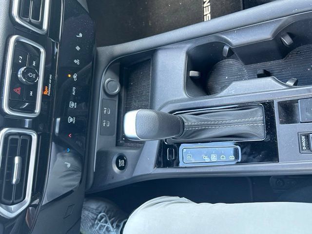 Used 2026 Nissan Sentra SV w/ SV Convenience Package FWD image 14