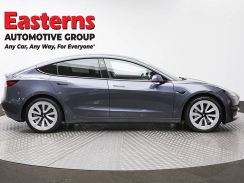 Used 2023 Tesla Model 3 Standard Range image 4