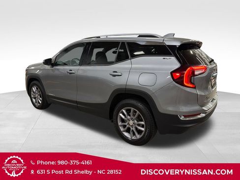 Used 2024 GMC Terrain SLT AWD/4WD image 8