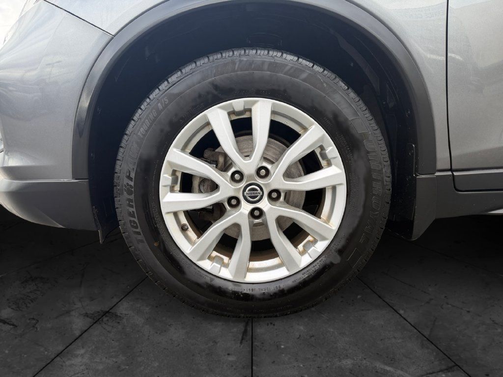 Used 2020 Nissan Rogue SV AWD/4WD image 14