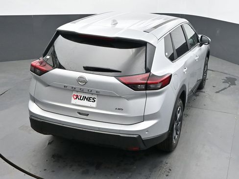 Used 2025 Nissan Rogue SV AWD/4WD image 42