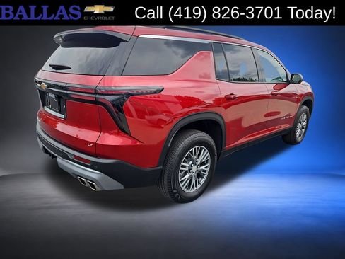 Used 2024 Chevrolet Traverse LT w/ Trailering Package AWD/4WD image 5