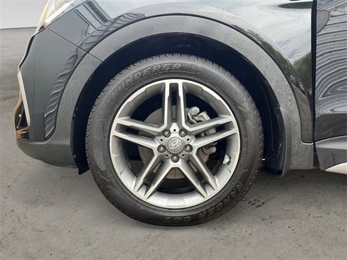 Used 2018 Hyundai Santa Fe Limited image 15