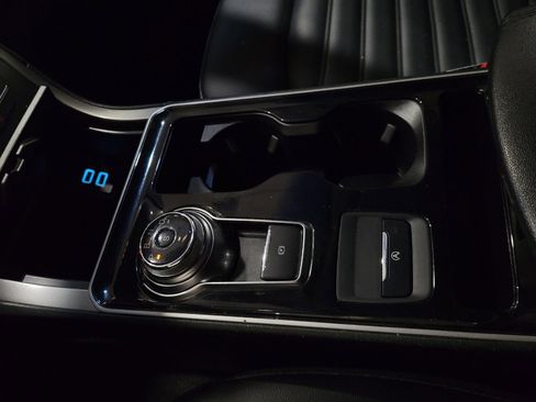 Used 2020 Ford Edge SEL w/ Cold Weather Package image 26