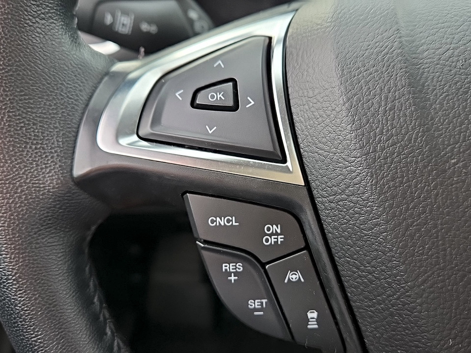 Used 2024 Ford Edge Titanium w/ Equipment Group 301A AWD/4WD image 13