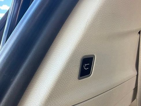 Used 2023 Chrysler Voyager LX FWD image 20