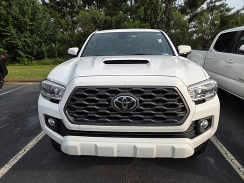 Used 2023 Toyota Tacoma TRD Sport RWD image 2