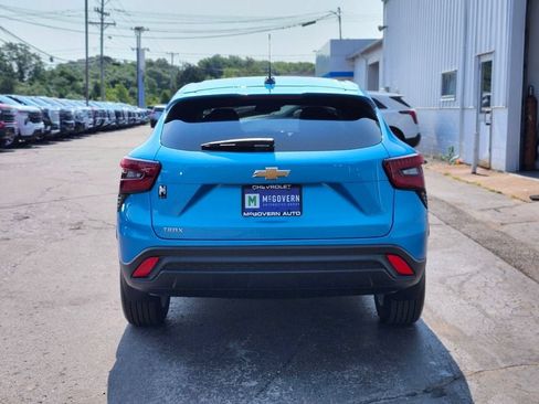 Used 2026 Chevrolet Trax LS w/ LS Convenience Package FWD image 4