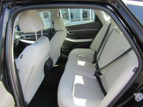 Used 2025 Hyundai Sonata SEL FWD image 11