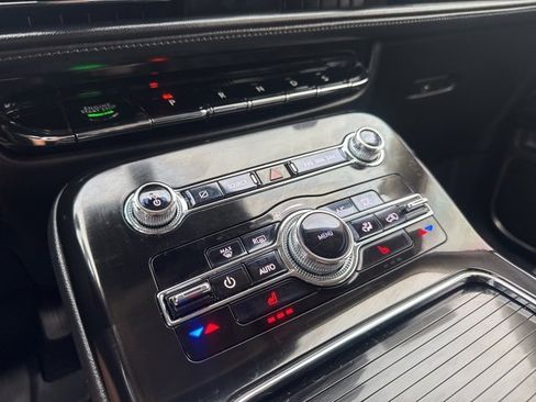 Used 2022 Lincoln Nautilus FWD w/ Premium Package image 5