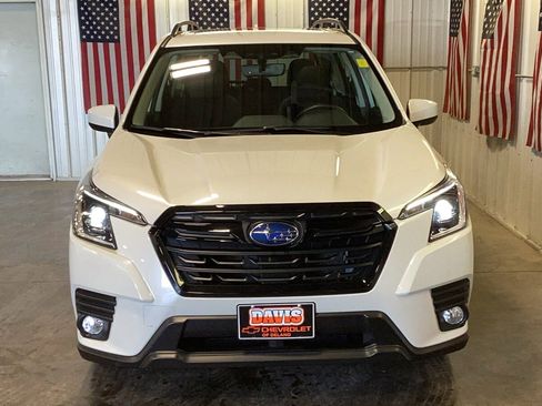 Used 2023 Subaru Forester Premium image 17