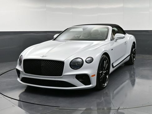 Used 2024 Bentley Continental GT image 6