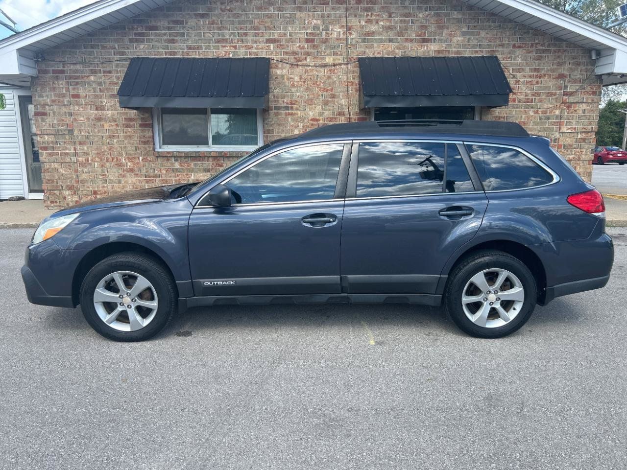 Used 2014 Subaru Outback 2.5i w/ Alloy Wheel Package AWD/4WD image 10