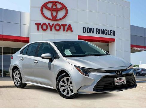 Used 2024 Toyota Corolla LE FWD image 1
