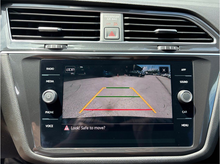 Used 2023 Volkswagen Tiguan SE R-Line FWD image 29