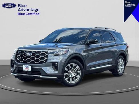 Certified 2025 Ford Explorer Platinum RWD image 1