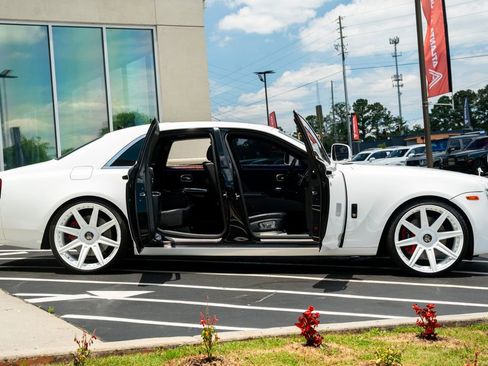 Used 2010 Rolls-Royce Ghost RWD image 12