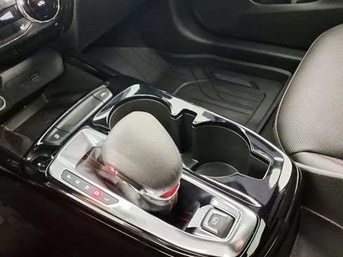Used 2025 Chevrolet Trax RS w/ Sunroof Package FWD image 25