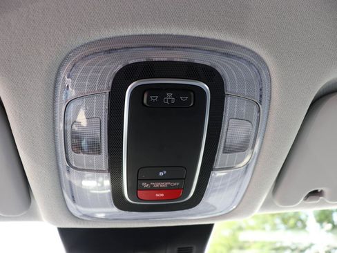 Used 2025 Hyundai Kona SEL AWD/4WD image 43