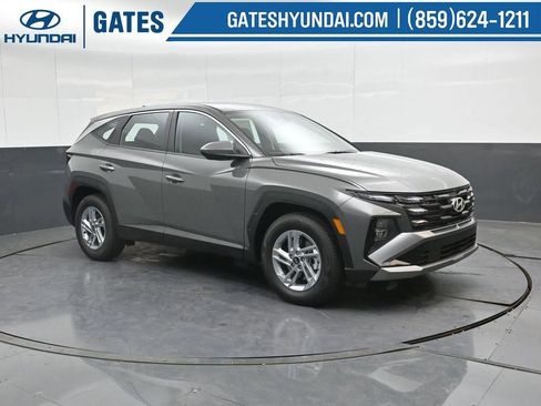New 2026 Hyundai Tucson SE image 4