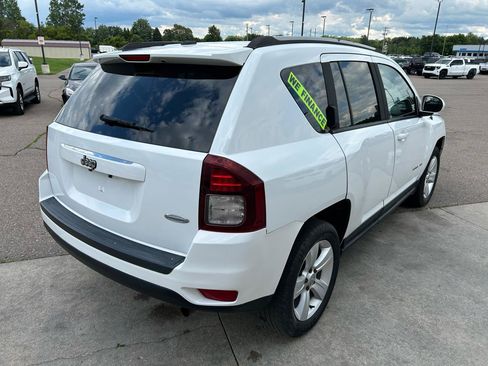Used 2016 Jeep Compass Latitude FWD image 5