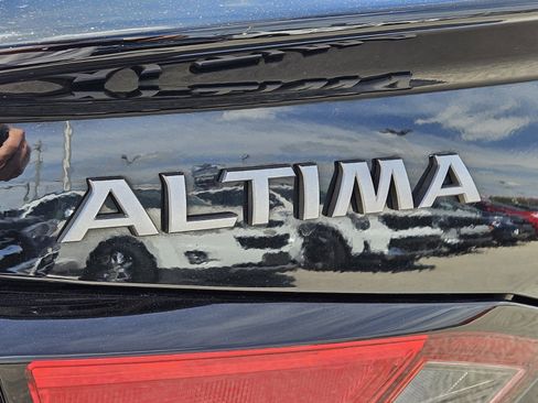 Used 2023 Nissan Altima 2.5 SR w/ SR Premium Package FWD image 16