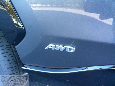 New 2025 Toyota RAV4 SE image 7