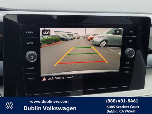 New 2025 Volkswagen Taos SEL image 18