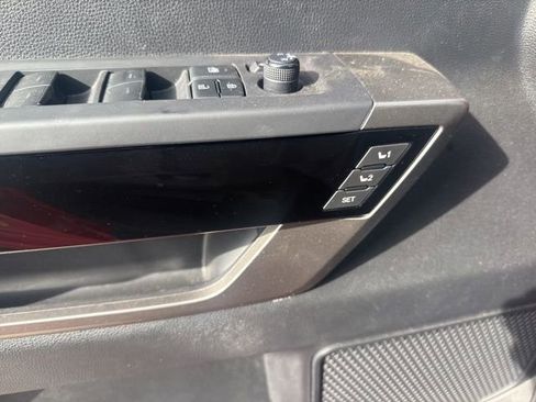 Used 2022 Toyota Tundra Limited image 10