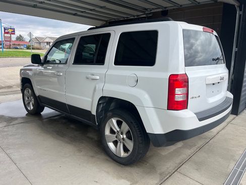 Used 2016 Jeep Patriot Latitude AWD/4WD image 7