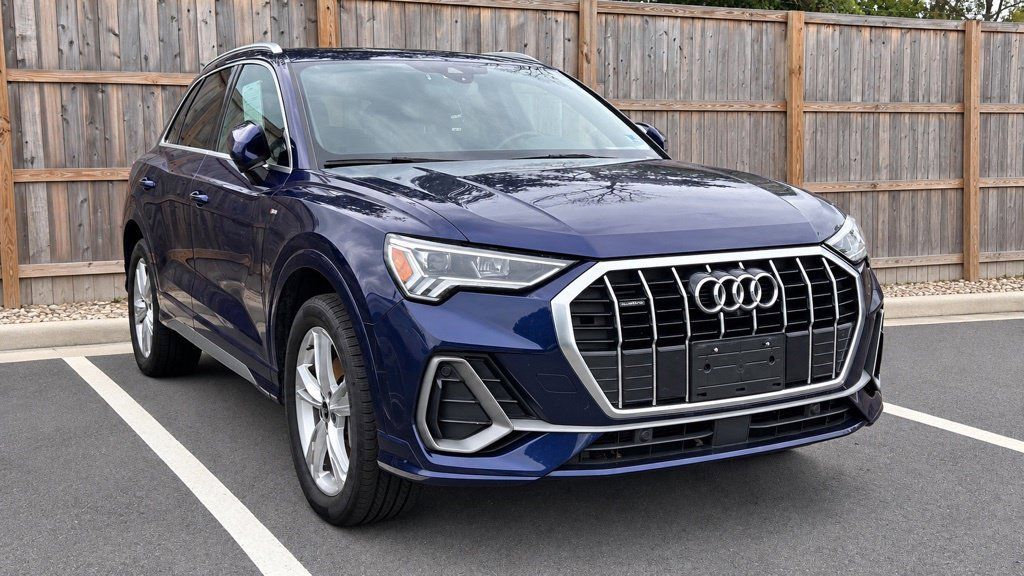 Used 2022 Audi Q3 2.0T Premium Plus w/ Premium Plus Package AWD/4WD image 1