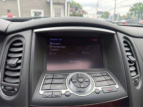 Used 2017 INFINITI QX50 AWD w/ Premium Plus Package image 18