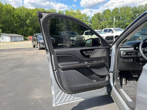 Used 2021 Lincoln Aviator AWD w/ Elements Package image 22