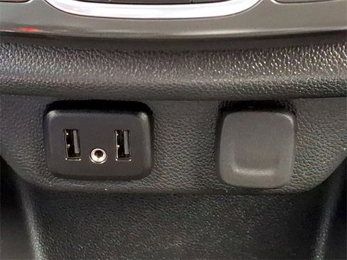 Used 2019 Chevrolet Traverse LT w/ LPO, Floor Liner Package image 24