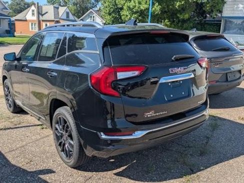Used 2022 GMC Terrain Denali w/ Black Diamond Edition AWD/4WD image 5