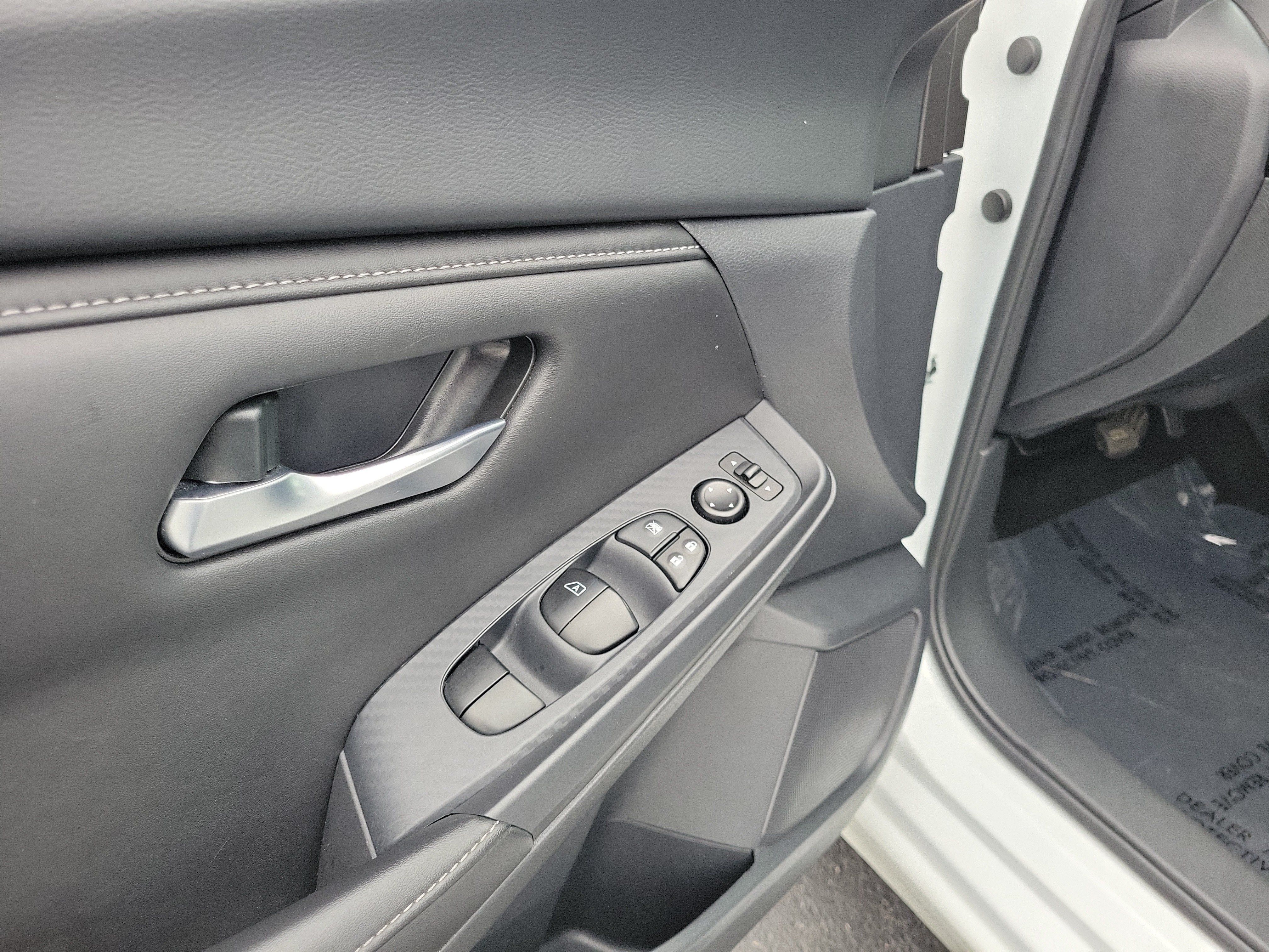 Certified 2025 Nissan Sentra SV FWD image 18