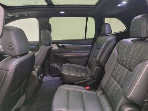 Used 2025 Buick Enclave Avenir w/ Super Cruise Package image 19