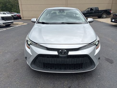 Used 2021 Toyota Corolla LE FWD image 2