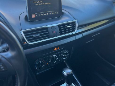 Used 2016 MAZDA MAZDA3 i Touring image 7