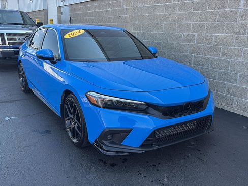 Used 2024 Honda Civic Sport Touring image 2