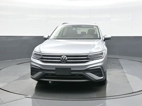 Used 2022 Volkswagen Tiguan S image 2