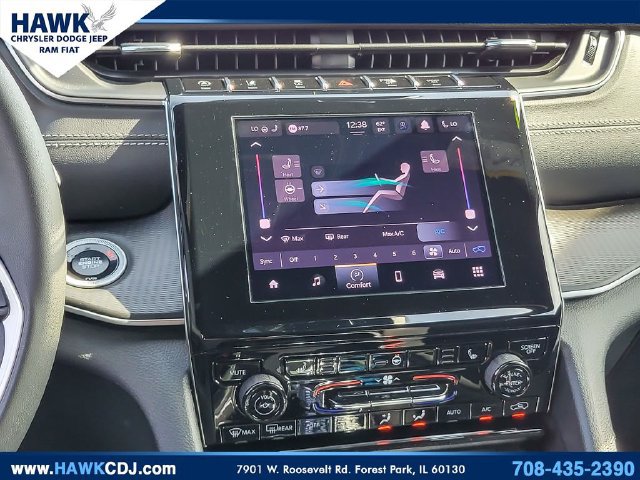 Certified 2025 Jeep Grand Cherokee Laredo w/ Luxury Tech Group I AWD/4WD image 20
