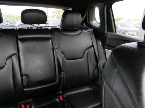 Used 2023 Jeep Compass Latitude AWD/4WD image 14