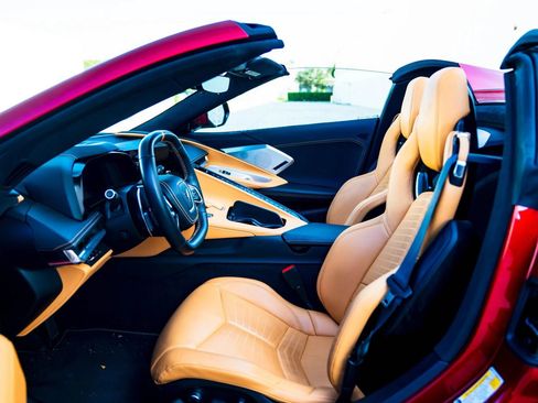 Used 2021 Chevrolet Corvette Stingray Premium Conv w/ Z51 Performance Package RWD image 30