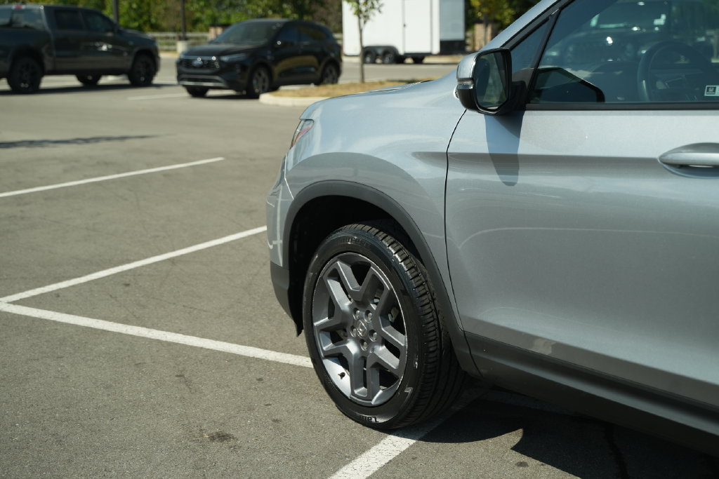 Used 2023 Honda Passport EX-L image 41