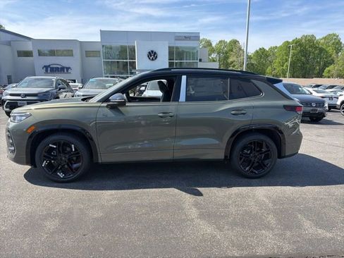 New 2026 Volkswagen Tiguan SE R-Line image 3