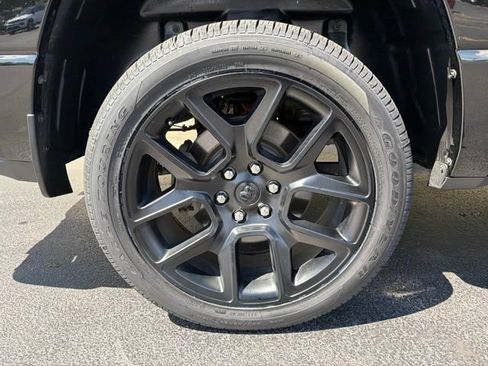 Used 2024 RAM 1500 Laramie AWD/4WD image 9
