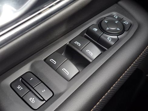 Used 2023 GMC Yukon AT4 image 34