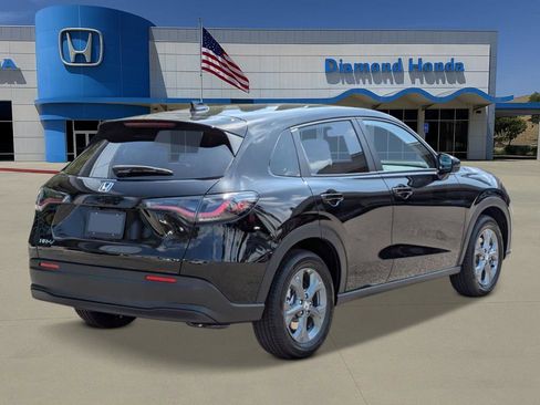 New 2026 Honda HR-V LX image 4